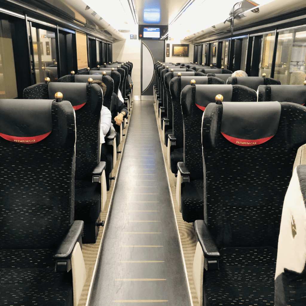 京阪電鉄プレミアムカー車内
