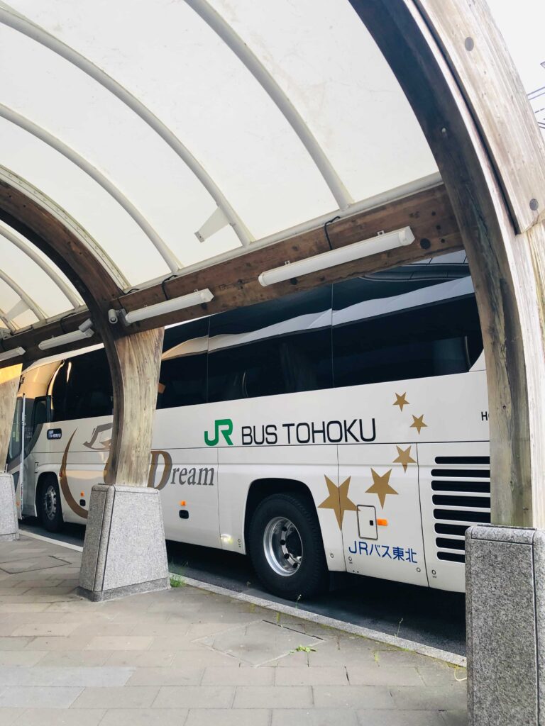 早朝の仙台駅＆JR高速バス